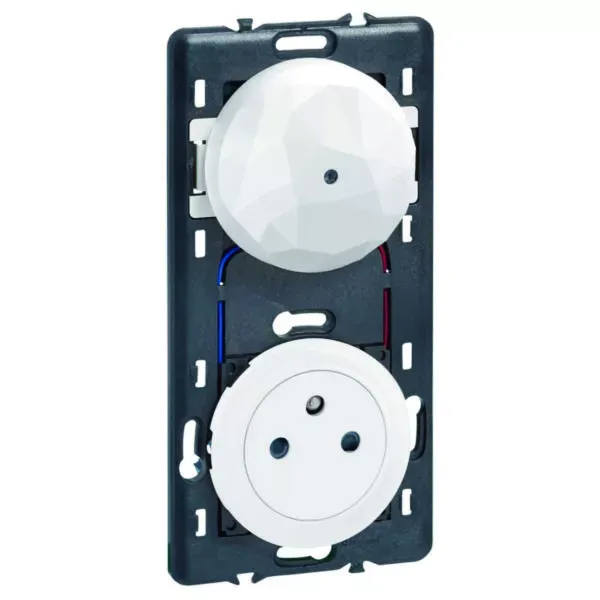 Pack Control Céliane with Netatmo + prise 2P+T - Blanc